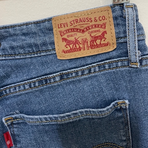 Levi's 721 High-rise Skinny Red Tag Denim Jeans, Size 31 - Picture 8 of 15